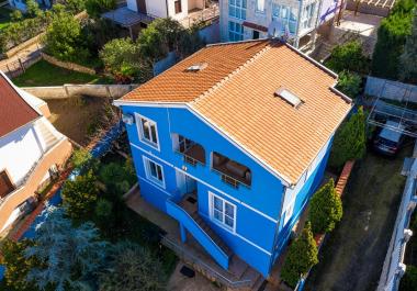 Casa a tre piani a Uteha, Kunje con sauna e vista mare