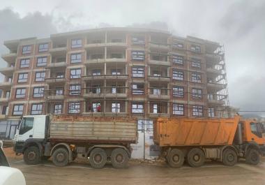 Piso en Bar en piso nuevo en el edificio en construcción