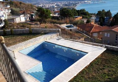 Belle villa moderne à Bar, Shushanj, avec vue panoramique sur la mer et la piscine