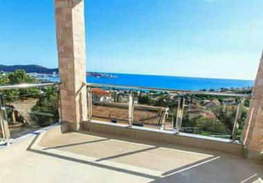 Belle villa moderne de 3 chambres à Bar avec vue panoramique sur la mer et une piscine