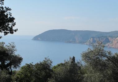 Terrain urbanisé de 905 m2 avec vue mer sur Ratac, Sutomore