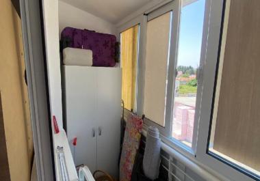 Appartement une chambre 33 m2 dans Bar au troisième étage