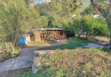 Terreno de inversión rentable urgente en Sutomore para un hotel con excelentes vistas al mar