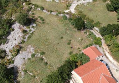 Terreno con Vista al Mar, Cerca de Todas las Necesidades en Risan, Montenegro