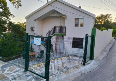 Maison de 2 étages avec vue sur la mer avec 4 chambres et balcon