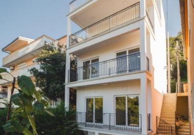 Impresionante casa de 4 plantas con vistas al mar en Utjeha, a solo 150 metros de la playa