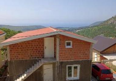 Maison de 3 étages avec vue sur la montagne et la mer en finition brute à Sutomore