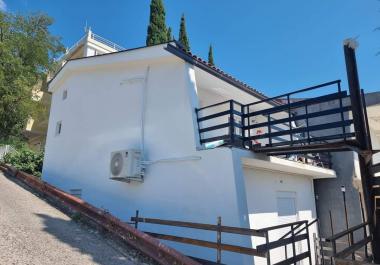 Piccola casa legalizzata 105 m2 a Sutomore con vista mare