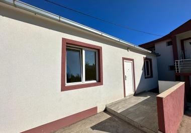 Nouvel appartement spacieux de 3 pièces à Bar-près de la mer!