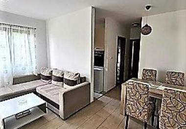 Apartament mahnitës me pamje nga deti 48 m2 në Tivat me truall vetëm 500m nga deti