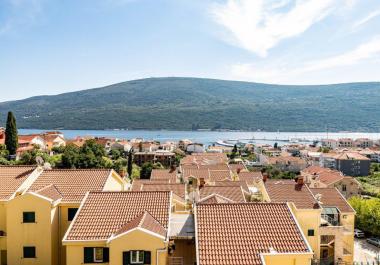 Spectaculaire vue sur la mer nouvel appartement de 2 chambres 69 m2 près de la mer et de Porto Novi