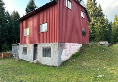 6-sobna koča s pogledom na gore 160 m2, neverjetne naravne lepote