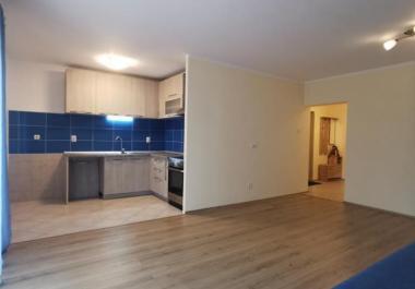 Apartament komod i katit të parë me dy tarraca ju pret