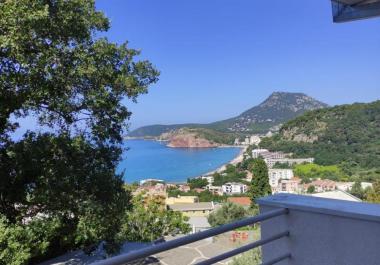 Four-apartment home in scenic Sutomore-prezzo incredibile