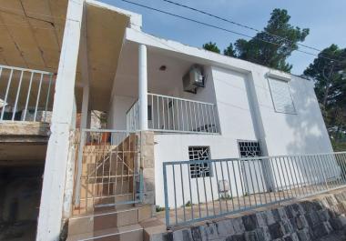 Charmante maison en pierre à Sutomore près de la plage avec vue partielle sur la mer