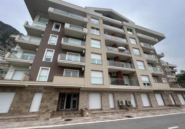 Nouvel appartement de luxe avec piscine, près de la plage à Dobrota, Kotor