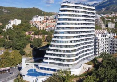 Superbe appartement vue mer 51 m2 à Becici dans résidence avec piscine