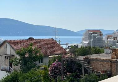 Pamje nga deti 2 dhoma gjumi perlë 71 m2 në Tivat pranë Porto Montenegro