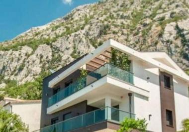 Casa inteligente de lujo con vistas al mar en Dobrota con terrazas y jacuzzi