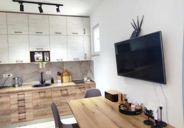 Lenyűgöző új bútorozott 2 hálószobás apartman Bar, Bjeli Adapni 58 m2