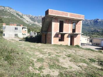 Charmante maison en sous-construction de 2 étages 106 m2 dans Bar avec terrain