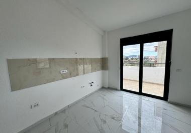 Moderno apartamento de 40 m2 en Bar con terraza