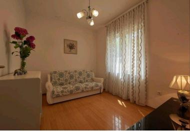 Apartament mahnitës me pamje nga deti 62 m2 Në Stoliv me tarracë dhe 25 m2 tokë