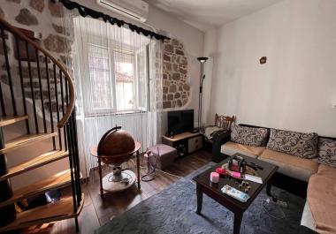 Duplex simpatik 60 m2 në Qytetin e Vjetër historik Të Kotorrit