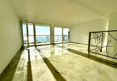 Vue mer panoramique appartement neuf 69 m2 en Bar avec piscine