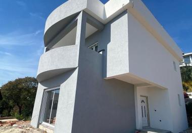 Nouvelle maison de 140 m2 avec vue sur la mer à Dobra Voda sur un emplacement privilégié