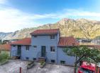 Splendida vista mare 115 m2 duplex con 3 camere da letto a Muo: vivi il tuo sogno a Kotor