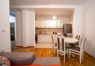 Tengerre néző 68 m2 Apartman Dobrota: 100 m a víz, parkoló