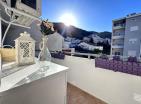 Superbe appartement dune chambre de 30 m2 à Budva avec grand balcon