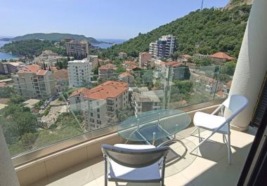 Studio de 28 m2 avec vue sur la mer à Bečići avec terrasse près des meilleures plages de sable