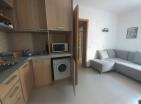 Apartament komod ëndërrimtar 49 m2 Në Petrovac për shitje me tarracë vetëm ecni në det