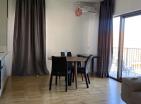 Pamje mahnitëse nga deti apartament 52 m2 në Dobrota, Kotor në ndërtesë moderne