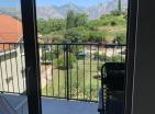 Impresionante apartamento de 52 m2 con vistas al mar en Dobrota, Kotor, en un edificio moderno