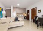 Impresionante apartamento de 90 m2 y 2 dormitorios en Donja Lastva, refugio costero con terraza