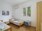 Ekskluzivna Vila ob obali v Kostanjici s 4 apartmaji: mini hotel s plažo