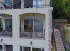 Villa exclusive en bord de mer à Kostanjica avec 4 appartements: mini hôtel avec plage