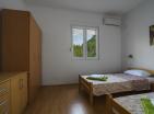 Vilë ekskluzive në Plazh Në Kostanjica me 4 apartamente: mini hotel me plazh