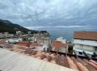 Appartement penthouse à couper le souffle de 70 m2 avec vue sur la mer à Miločer avec garage