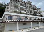 Prekrasan penthouse površine 70 m2 s pogledom na more u Miločeru s garažom