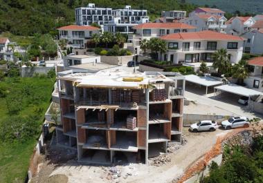 Nouvel appartement lux avec vue sur la mer à prix réduit à Tat au stade de la construction