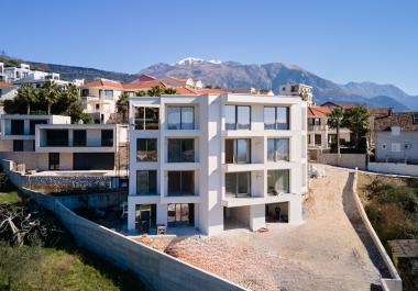 Nuevo apartamento con descuento lux sea view en Tivat en la etapa de construcción