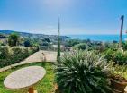 Superbe maison de 3 étages de 200 m2 avec vue sur la mer à Dobra Voda près de la plage