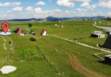 Prvoklasno zemljište površine 819 m2 u Žabljaku, samo 100 metara od žičara skijaškog centra Savin Kuk