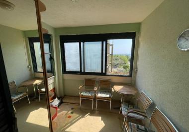 Apartamento con vistas al mar en Petrovac a solo 150 metros de la playa