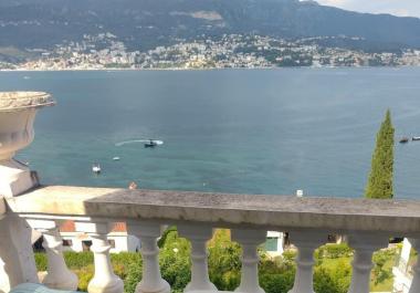 Štúdio s panoramatickým výhľadom na more s terasou V Njiviciach, vedľa Igalo