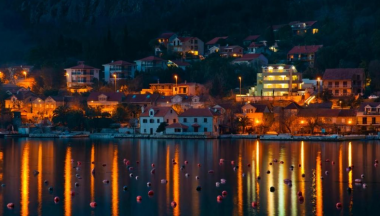 Dih jemajoč pogled na morje Mini-hotel za 7 apartmajev čaka v zalivu Kotor